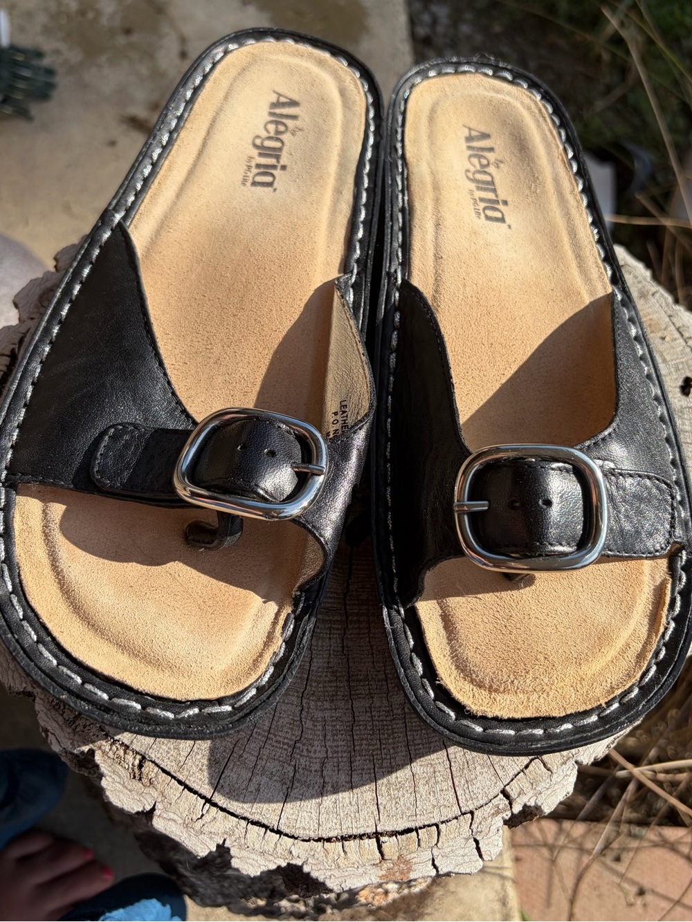 Alegria MIL-601 Size 7-7.5 Black Leather Thong Comfort Buckle Slide Sandals EUC
